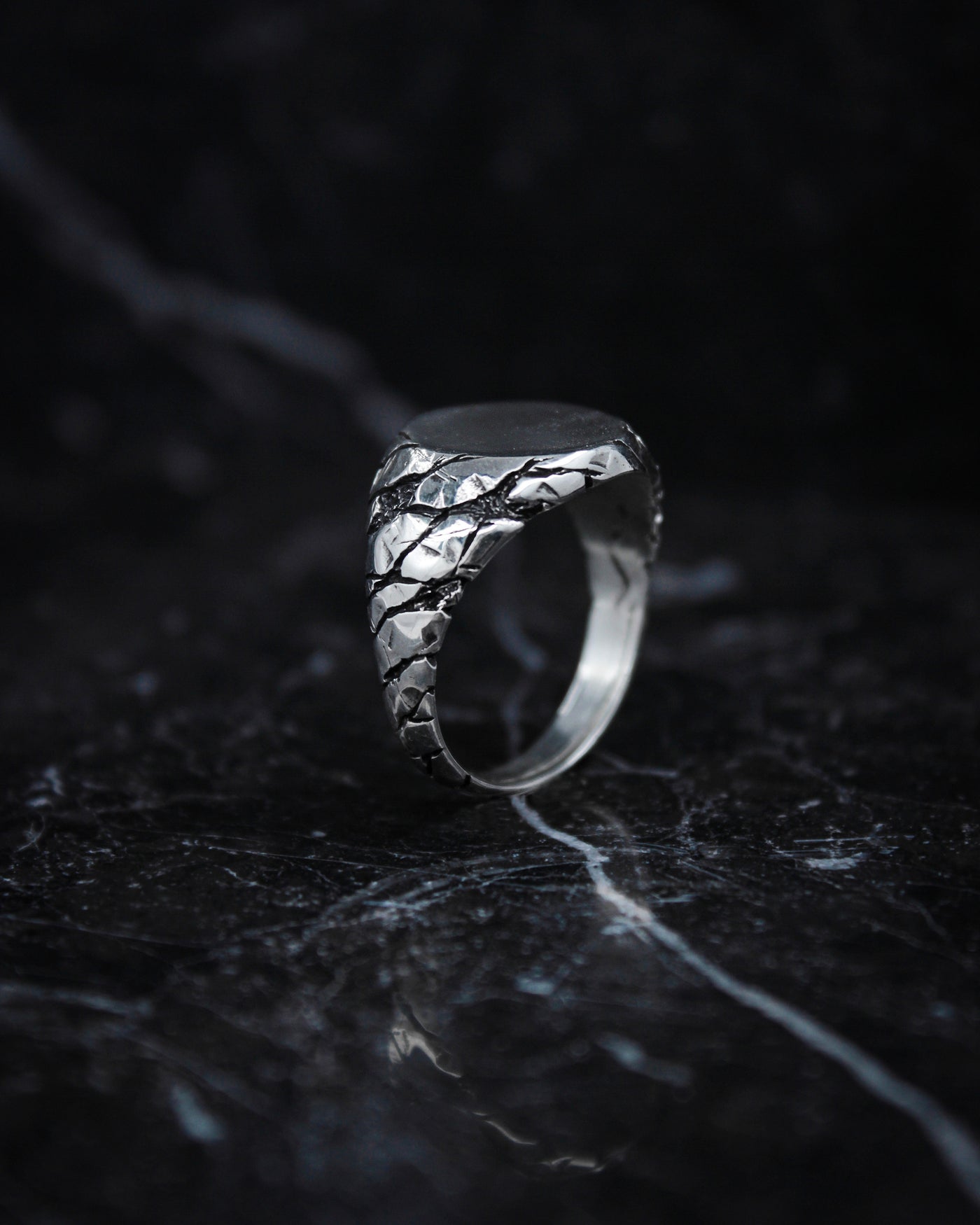 ROCK CHEVALIER RING