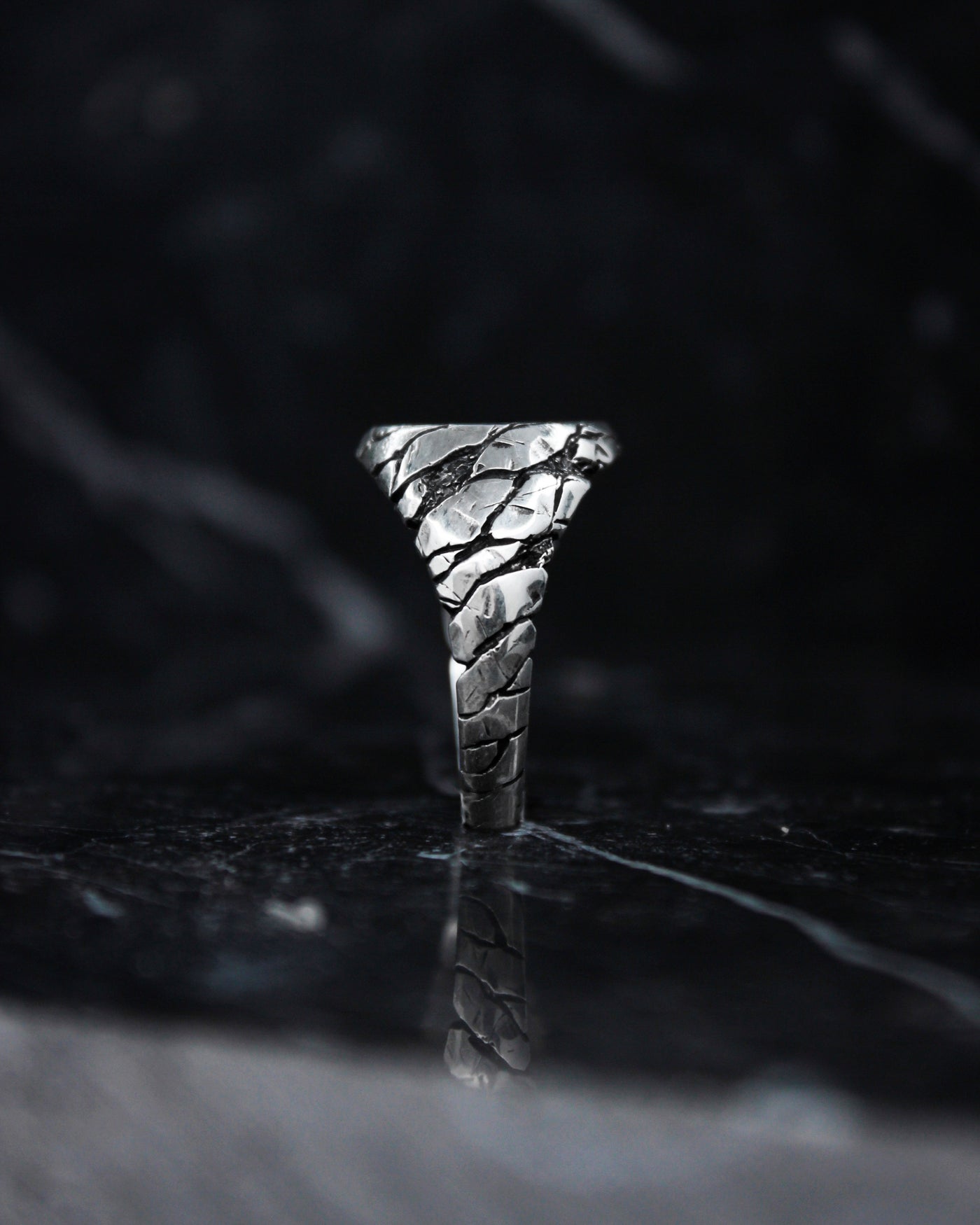 ROCK CHEVALIER RING